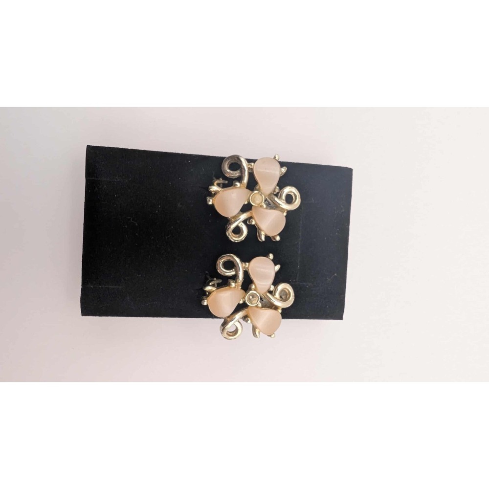 Vintage Lucite Silver Toned Clip‎ On Earrings